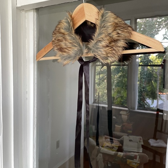Faux fur collar - Picture 4 of 6